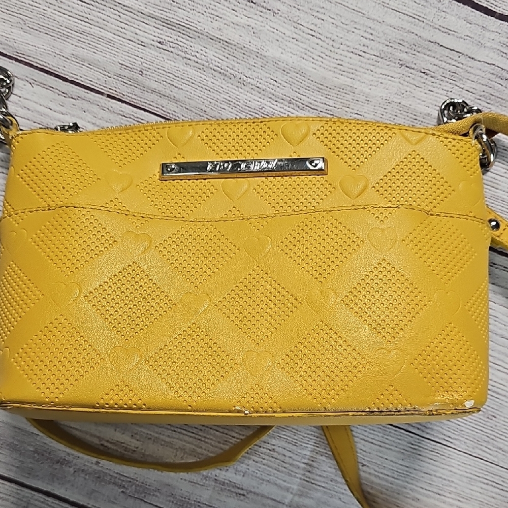 Betsey Johnson Yellow Crossbody Bag with Metallic Hardware - Picture 15 of 16